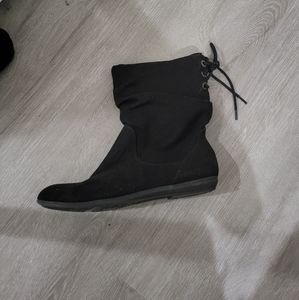 Black size 6.5 American eagle ankle boots